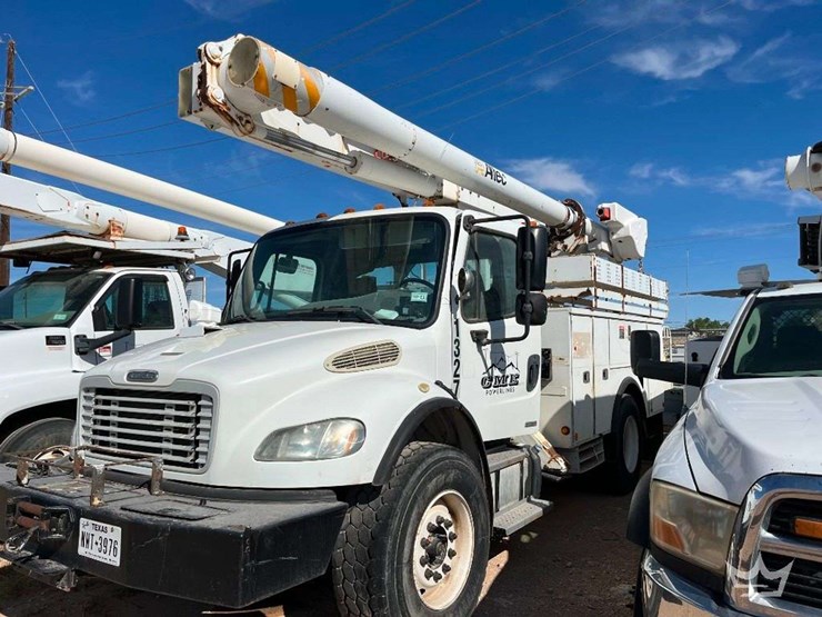 freightliner-m2-106-image-1