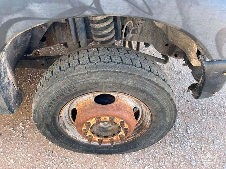 2012-ford-f550-image-12