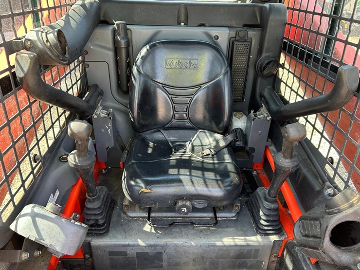 2017-kubota-ssv75-image-17
