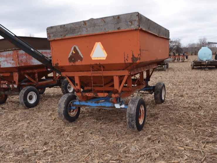 gravity-wagon-with-hydraulic-auger-image-4