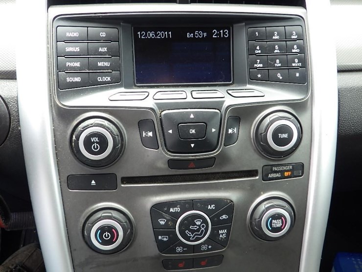 2013-ford-edge-image-34