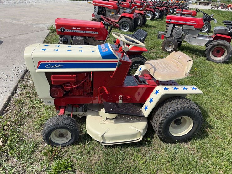 1975-cub-cadet-76-“spirit-of-‘76”-image-2