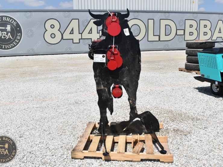 bull-shooting-target-44991-image-1