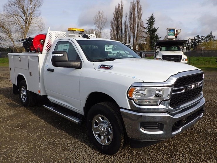 2024-dodge-ram-2500-image-3