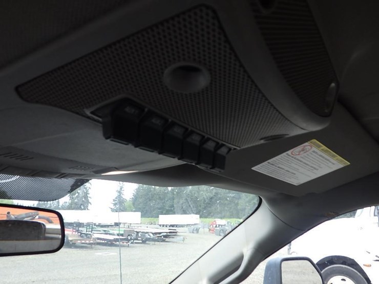 2020-ford-f550-image-40