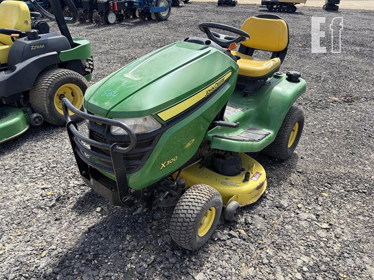 john-deere-x300-image-1