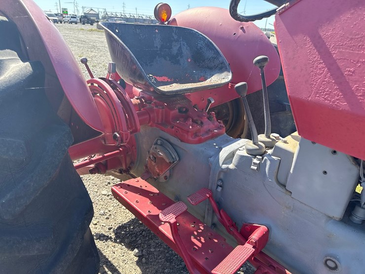 massey-ferguson-230-image-11
