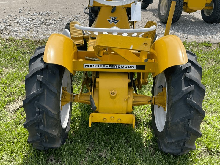 massey-ferguson-executive-image-33