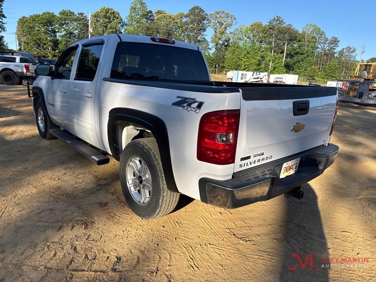2011-chevrolet-silverado-1500-image-4