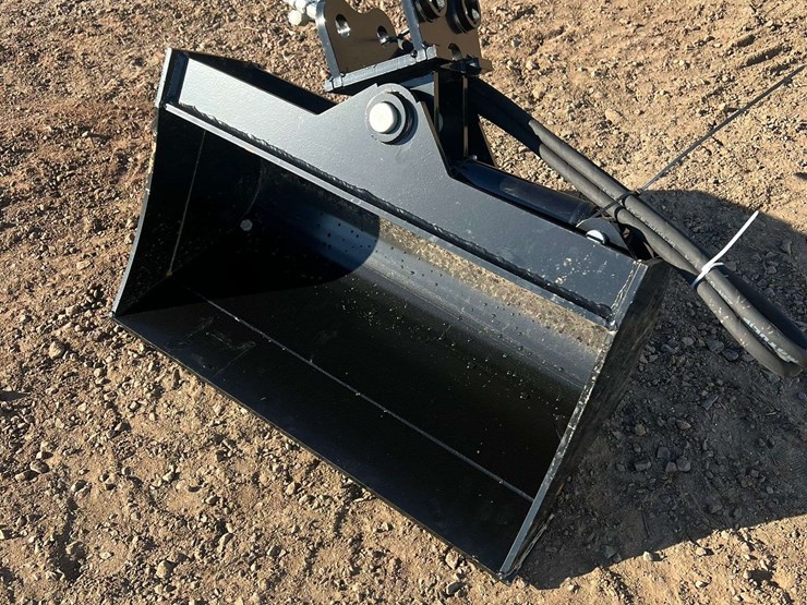 24-in-heavy-duty-hydraulic-tilting-and-slope-cutting-mini-excavator-bucket-(new/unused)-image-2