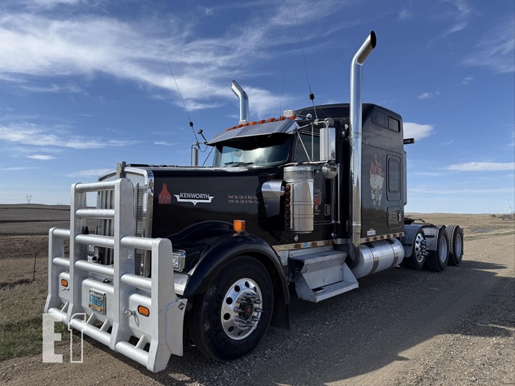 2001-kenworth-w900-image-23