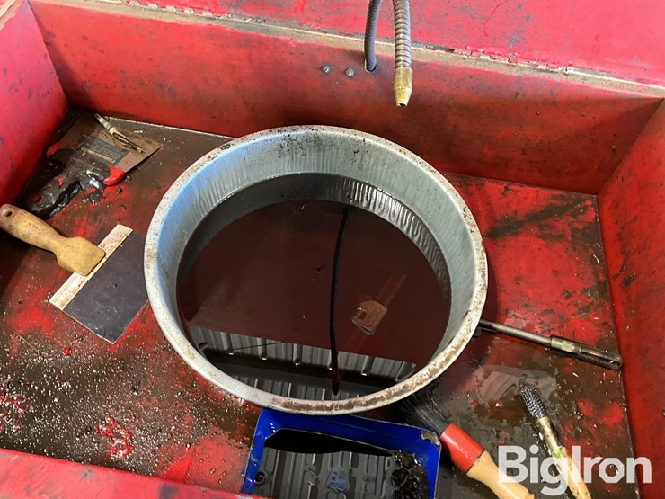 mc-parts-cleaning-table-image-13