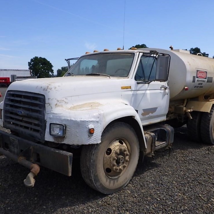 1997 FORD F800