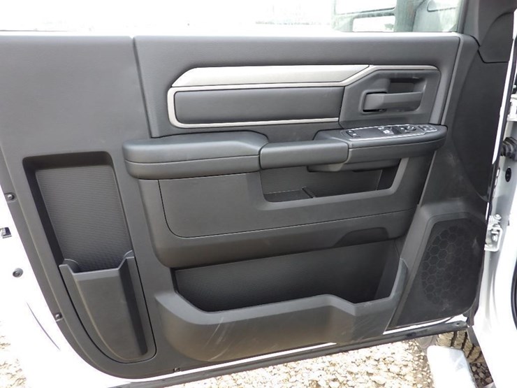 2024-dodge-ram-2500-image-37