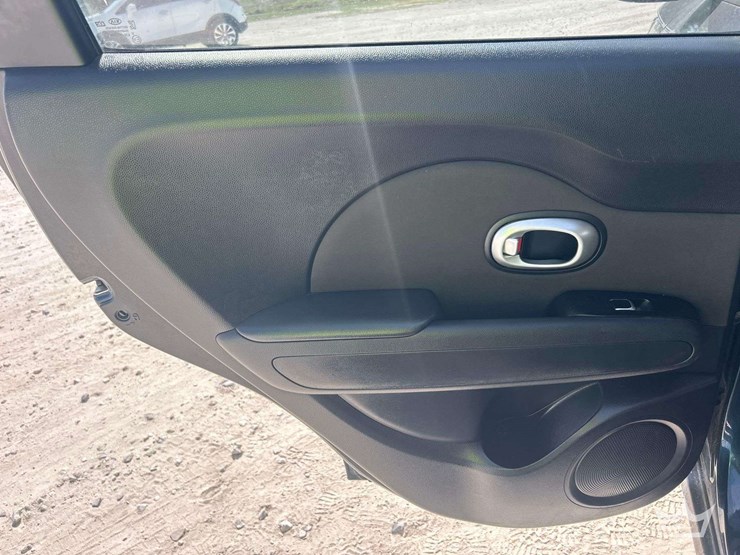 2018-kia-soul-suv-image-21