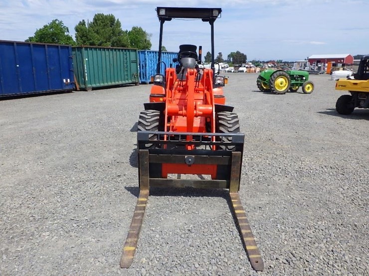 kubota-r420st-wheel-loader-image-2