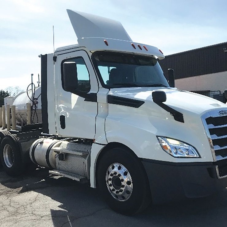 2018 FREIGHTLINER CASCADIA 126