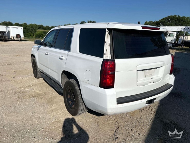 2020-chevrolet-tahoe-image-3