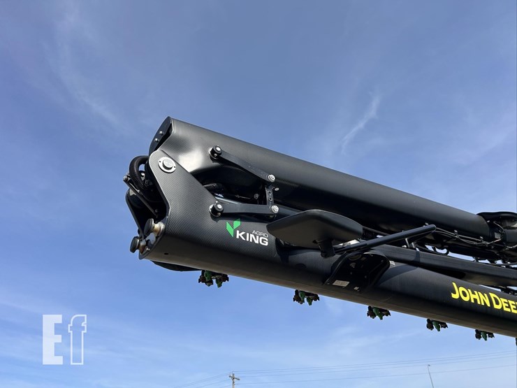 2020-john-deere-r4045-image-14