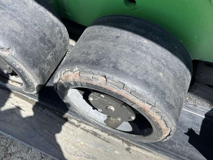 2013-john-deere-9560rt-image-36