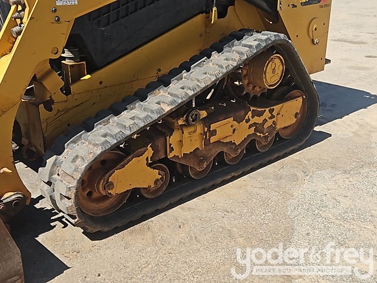 2019-caterpillar-259d-image-9