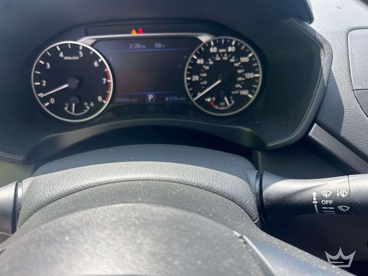 2022-nissan-altima-sedan-image-13
