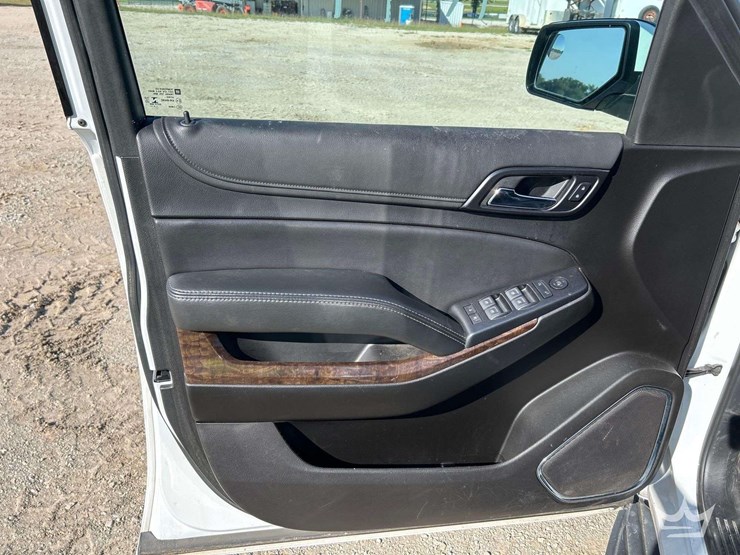 2020-chevrolet-tahoe-image-11