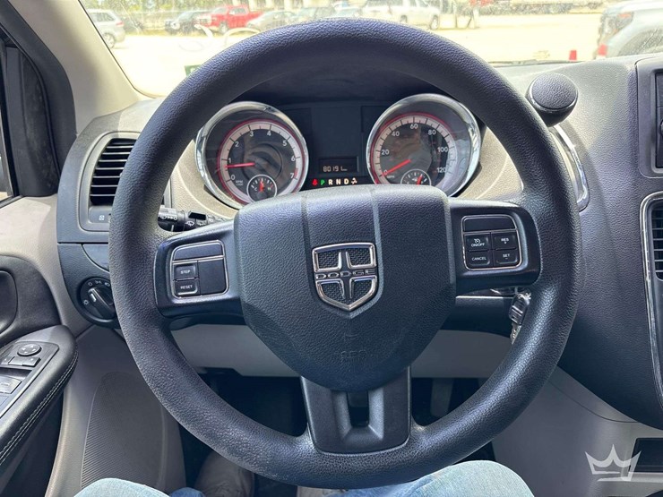 2017-dodge-grand-caravan-image-14