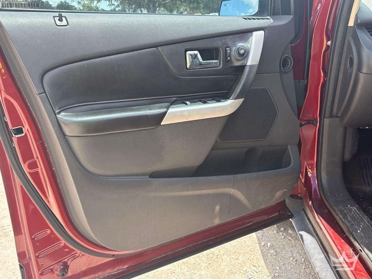 2014-ford-edge-image-9