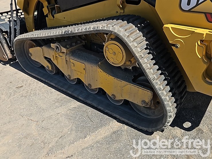 2023-caterpillar-259d3-image-10