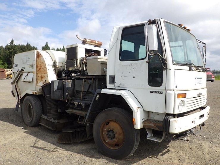 2003-freightliner-fc70-image-3