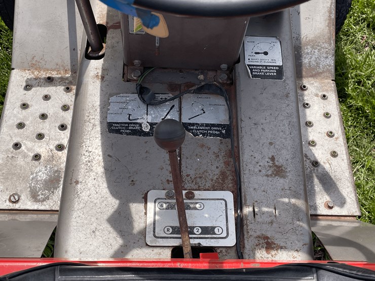 1972-massey-ferguson-12-image-21