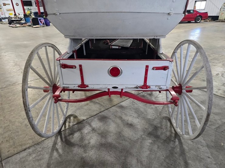 #415-•-antique-horse-drawn-wagon-image-4