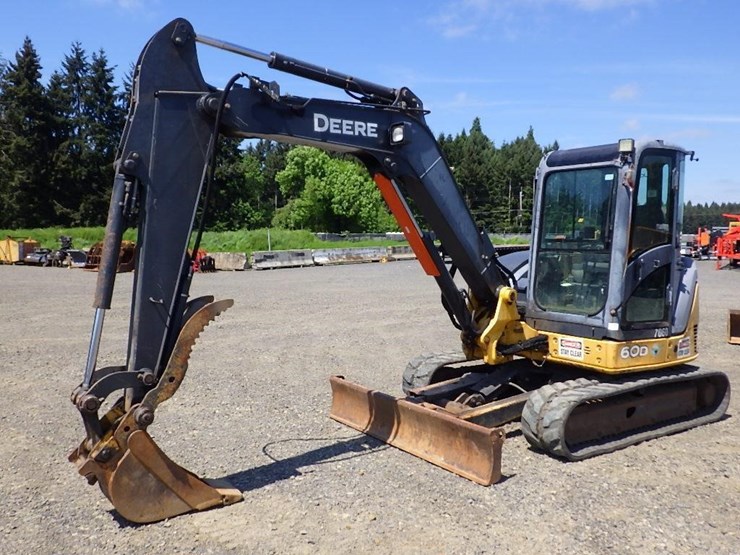 2012-john-deere-60d-image-1