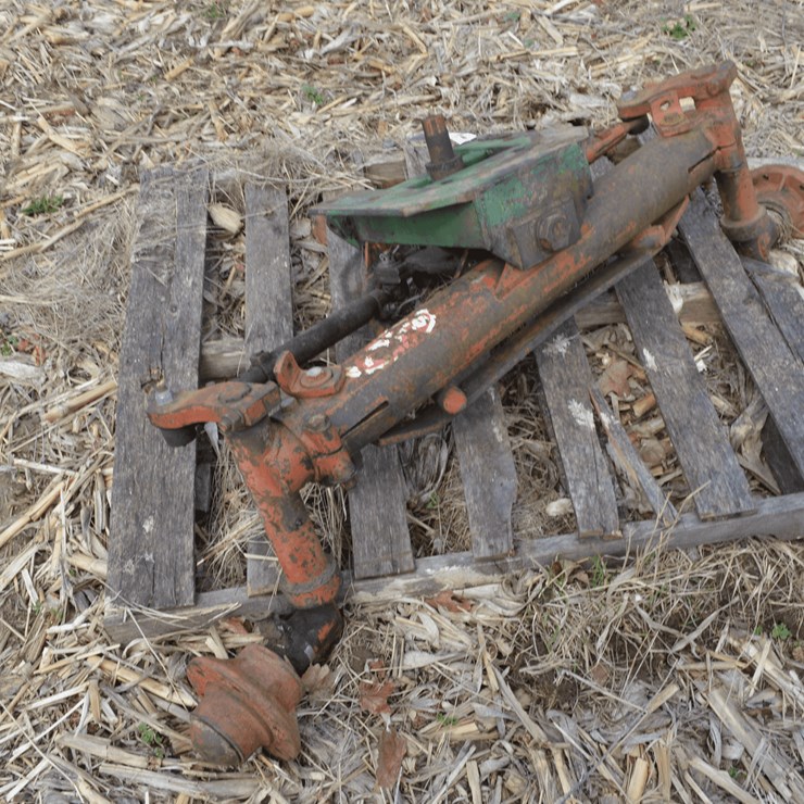 Speedco front Axle off Oliver tractor