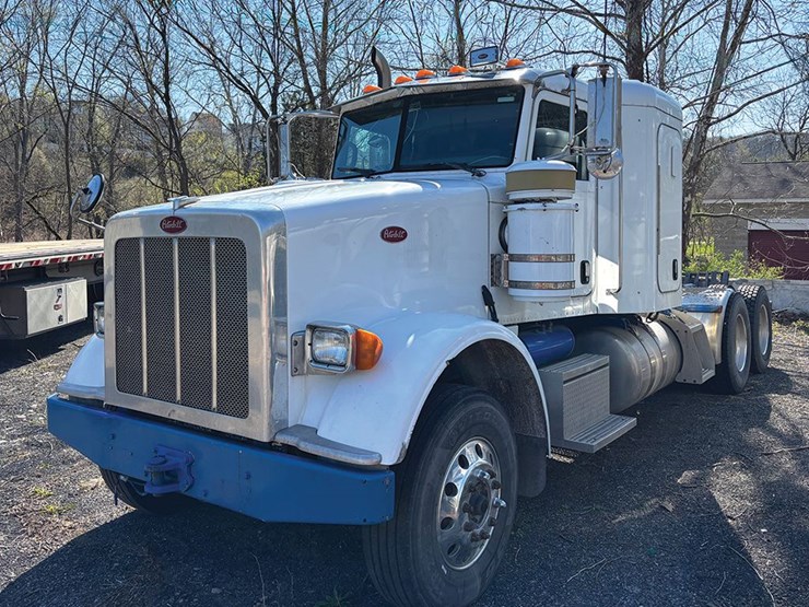 2012-peterbilt-367-image-2