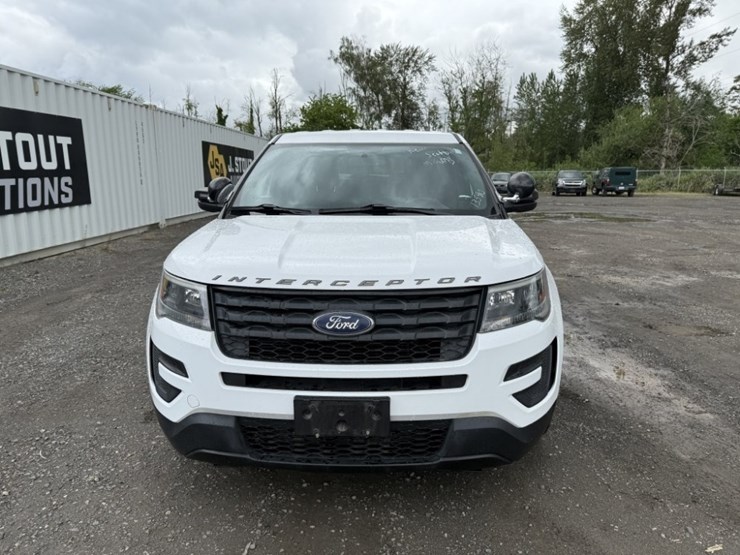 2018-ford-explorer-image-8
