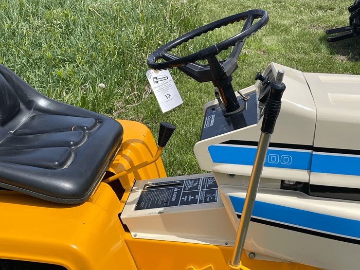 1975-international-cub-image-29