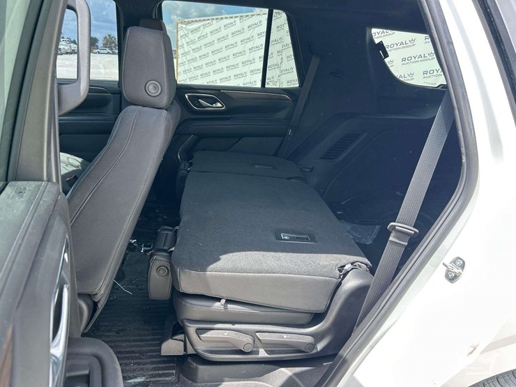 2023-chevrolet-tahoe-image-17