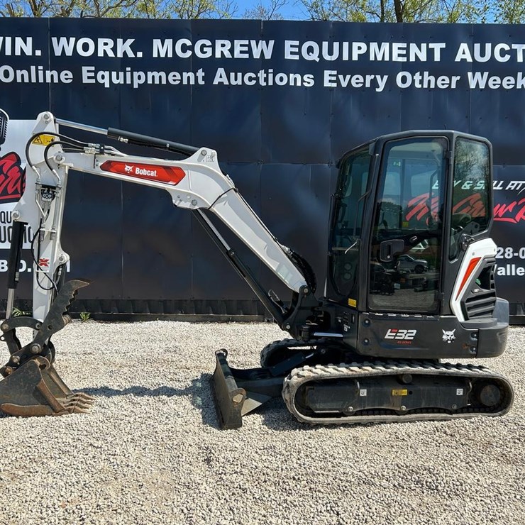 2023 BOBCAT E32i