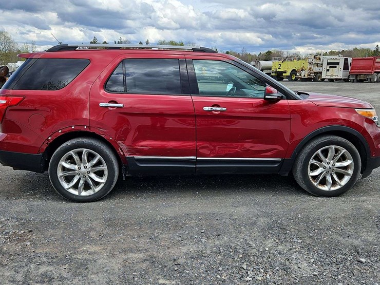 2015-ford-explorer-image-5
