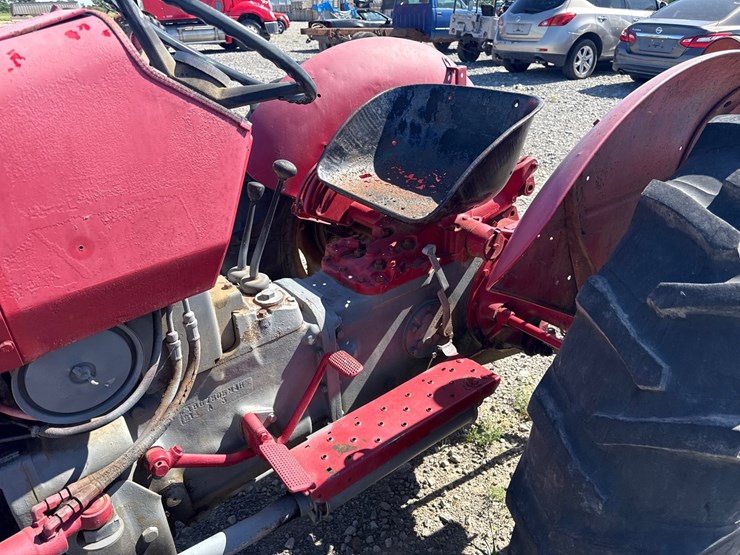 massey-ferguson-230-image-15