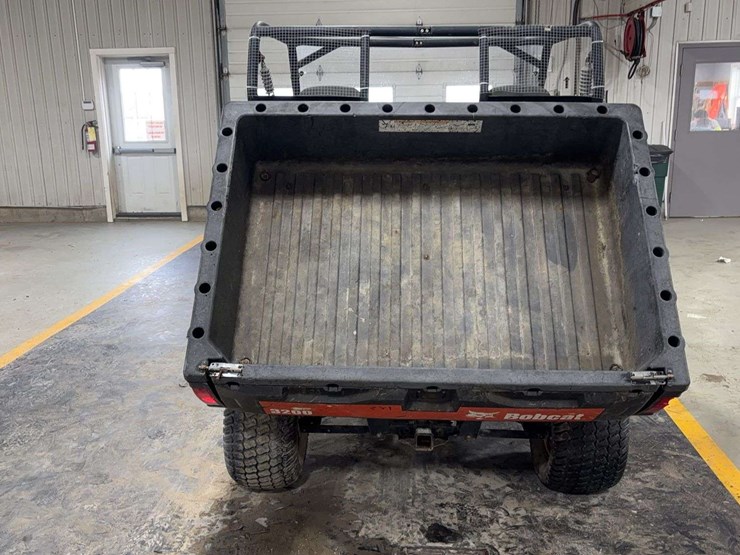 2011-bobcat-3200-image-10