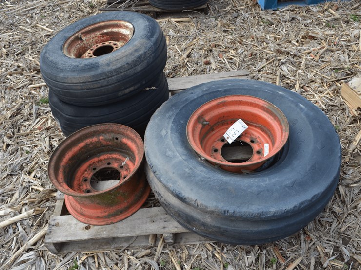 pallet-of-wheels-and-tires-image-1