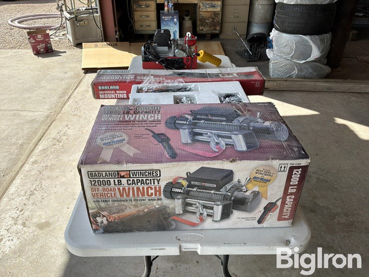 badlands-12,000-lb-winch-image-8