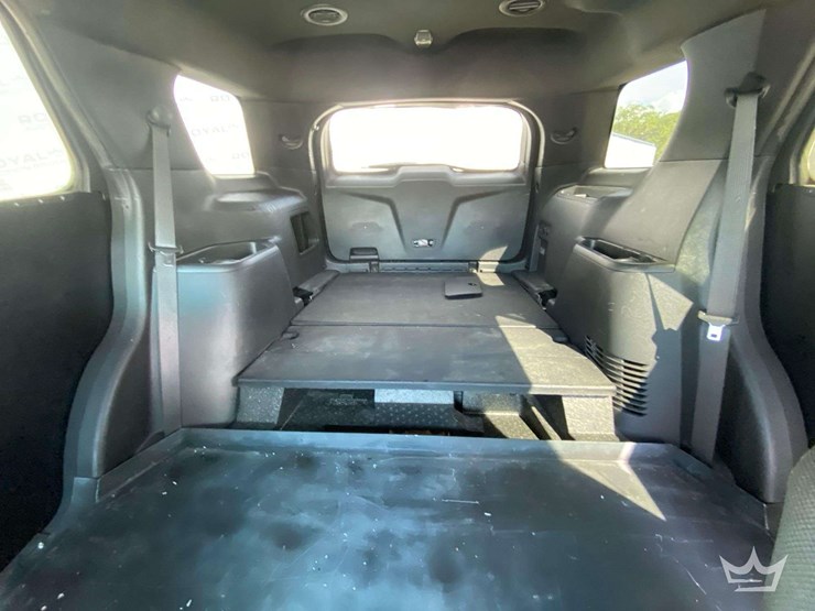 2015-ford-explorer-image-19