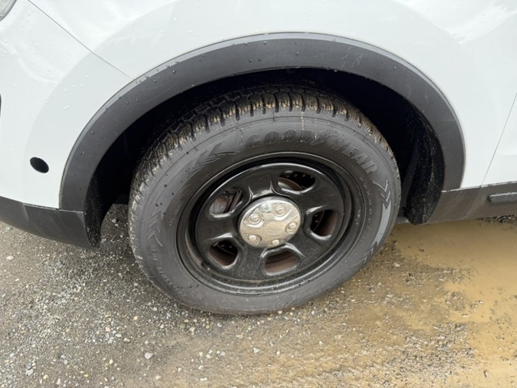 2018-ford-explorer-image-9