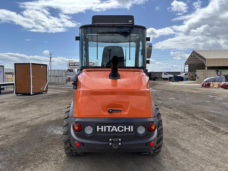 2022-hitachi-zw95-image-8