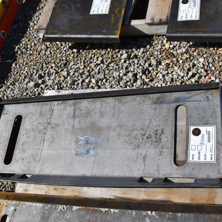 SKID STEER PLATE 44970