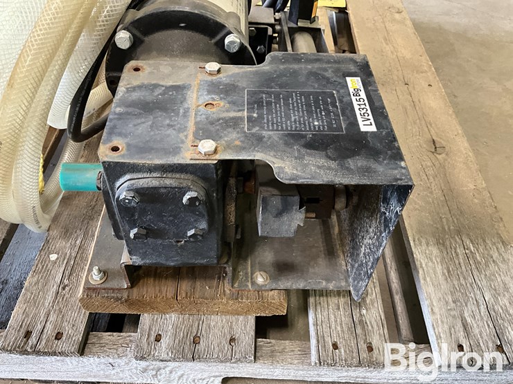 john-blue-21630-&-inject-o-meter-fertigation-pumps-image-10